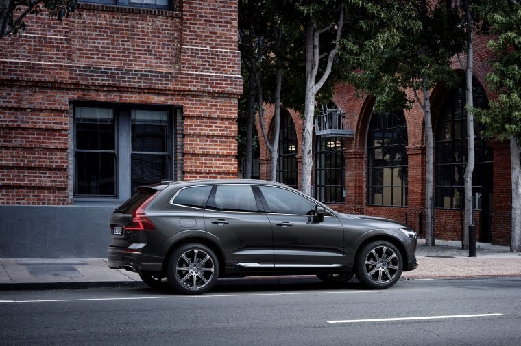 2018 Volvo XC60 T6 AWD Picture