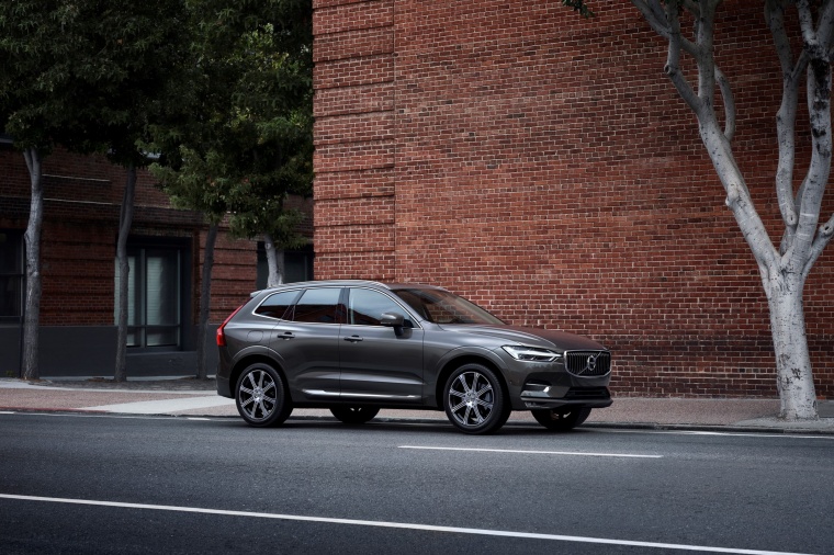 2018 Volvo XC60 T6 AWD Picture