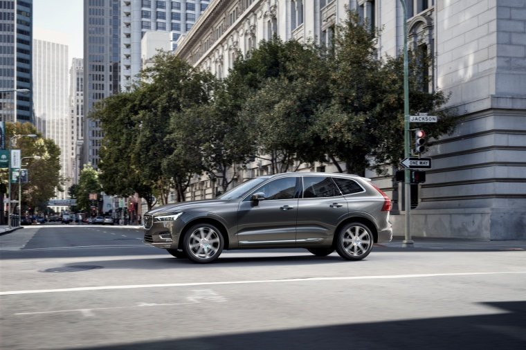 2019 Volvo XC60 T6 AWD Picture