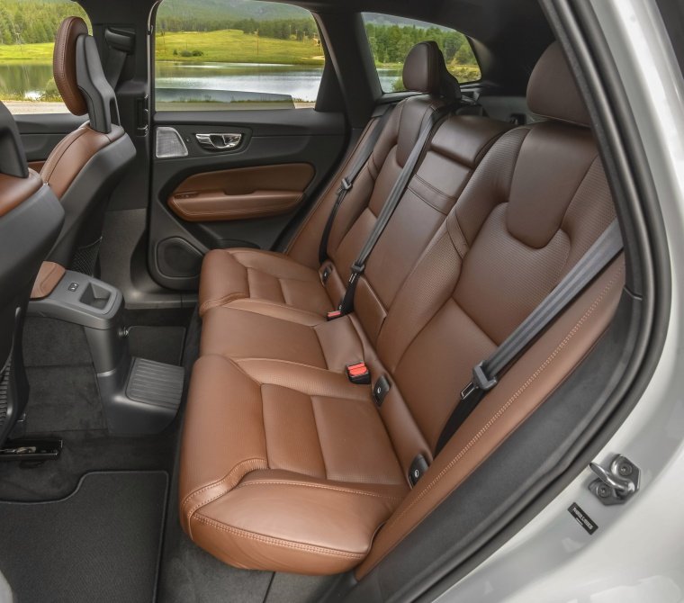 2019 Volvo XC60 T8 eAWD Rear Seats Picture