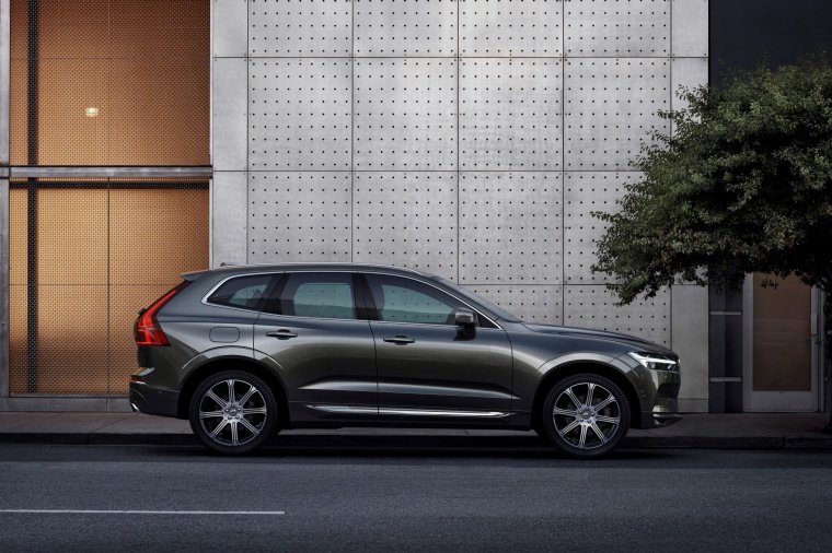 2019 Volvo XC60 T6 AWD Picture