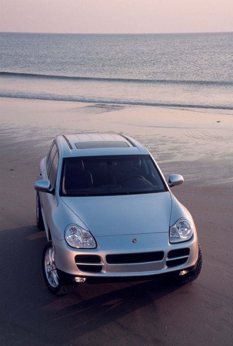 2004 Porsche Cayenne S Picture