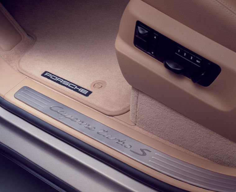 2006 Porsche Cayenne Turbo S Interior Picture
