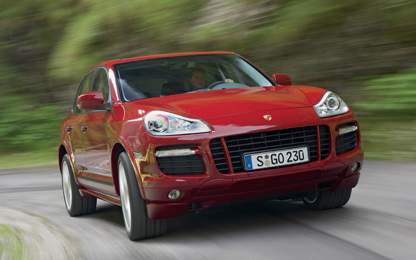 Porsche Cayenne Desktop Wallpaper