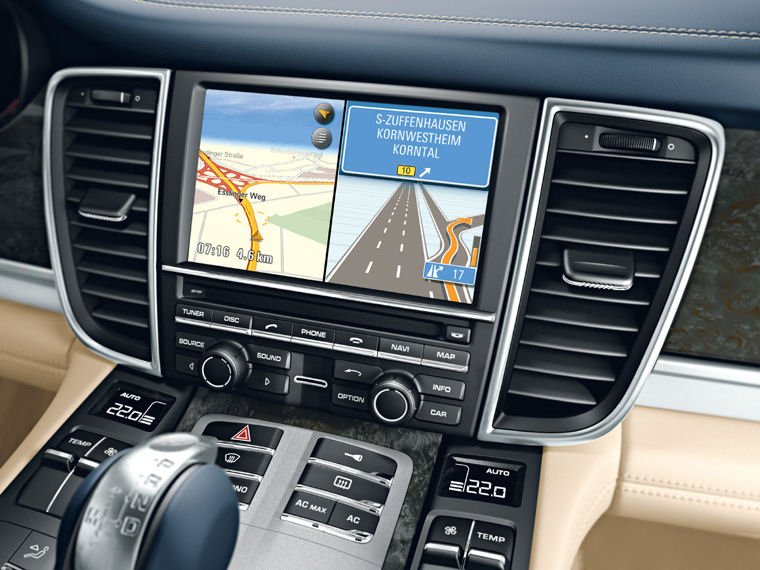 2010 Porsche Panamera Turbo Center Stack Picture