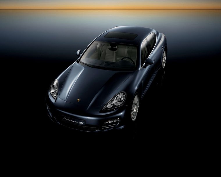 2010 Porsche Panamera 4S Picture