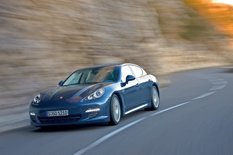 2010 Porsche Panamera 4S Picture