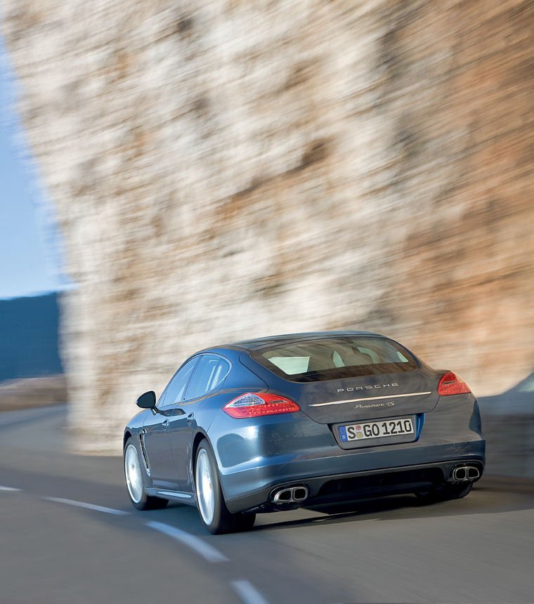 2010 Porsche Panamera 4S Picture