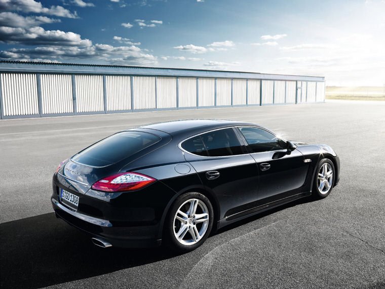 2011 Porsche Panamera 4 Picture