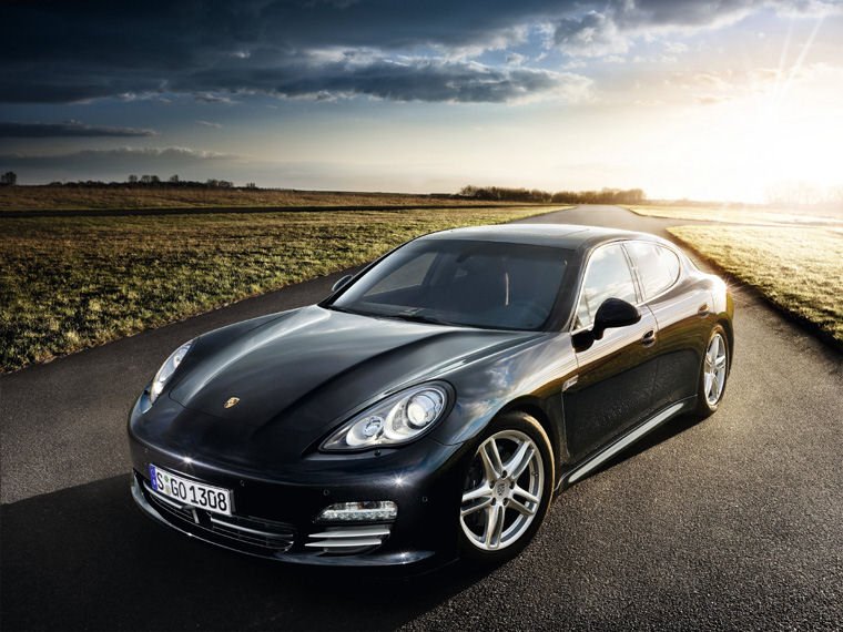 2011 Porsche Panamera 4 Picture