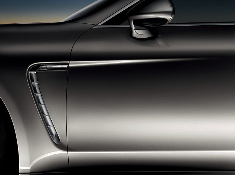 2011 Porsche Panamera Turbo Side Vent Picture