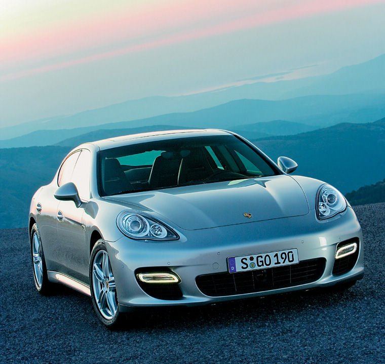 2011 Porsche Panamera Turbo Picture