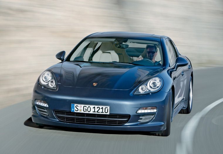 2011 Porsche Panamera 4S Picture
