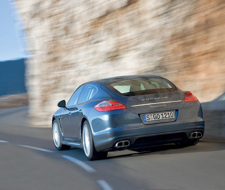 2011 Porsche Panamera 4S Picture