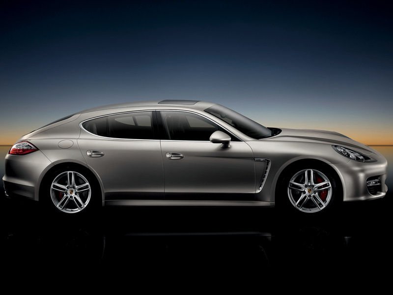 Porsche Panamera Desktop Wallpaper