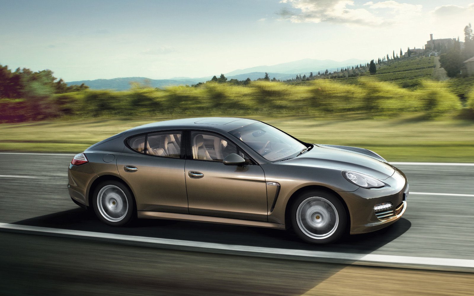 Porsche Panamera Desktop Wallpaper