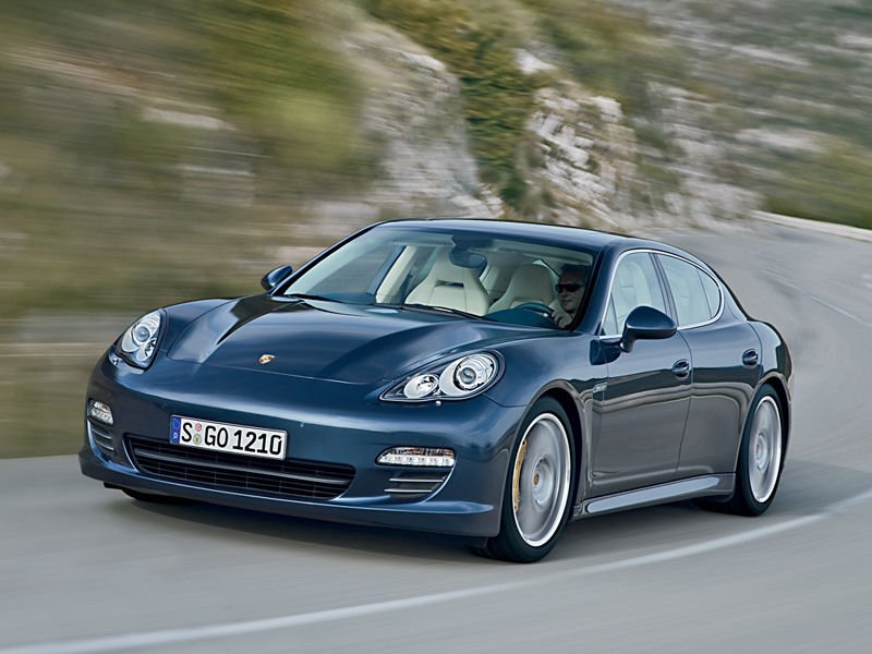 Porsche Panamera Desktop Wallpaper