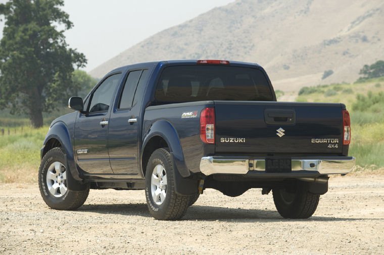 2009 Suzuki Equator Crew Cab Picture