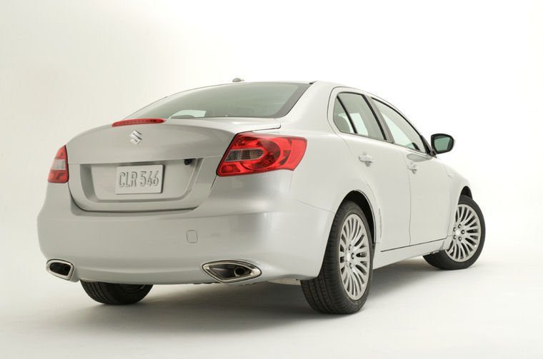 2010 Suzuki Kizashi Picture