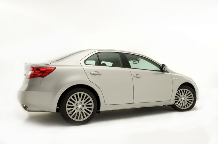 2010 Suzuki Kizashi Picture