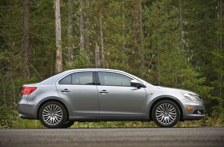 2010 Suzuki Kizashi Picture