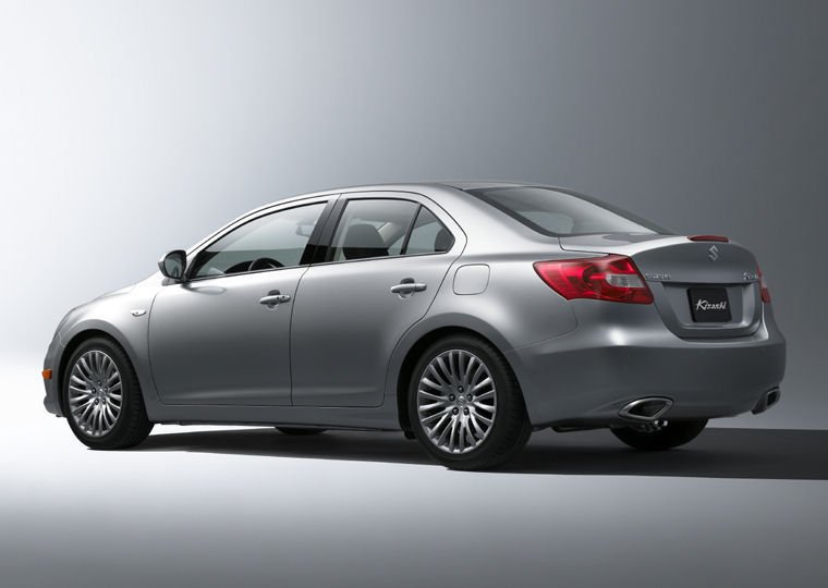 2010 Suzuki Kizashi Picture