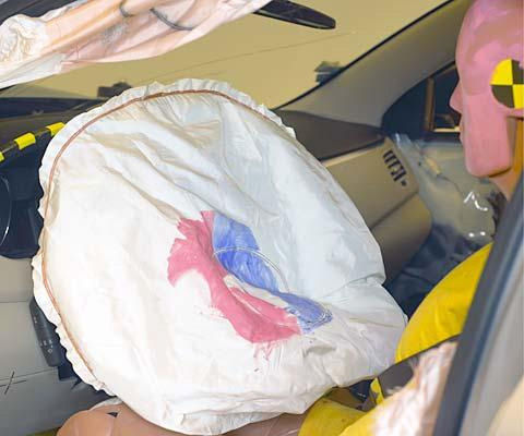 2010 Suzuki Kizashi IIHS Frontal Impact Crash Test Picture