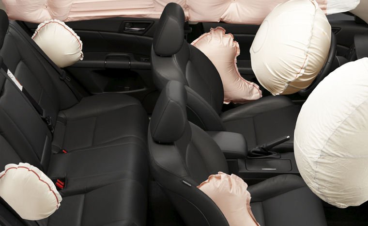 2011 Suzuki Kizashi Airbags Picture