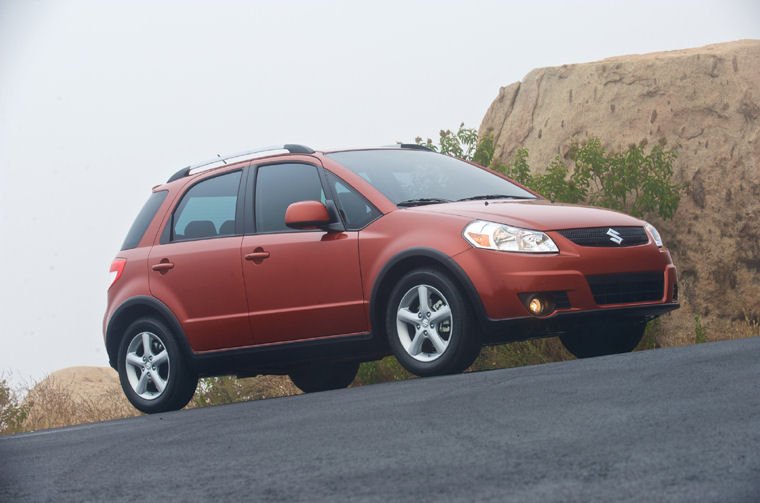 2009 Suzuki SX4 Crossover Hatchback Picture