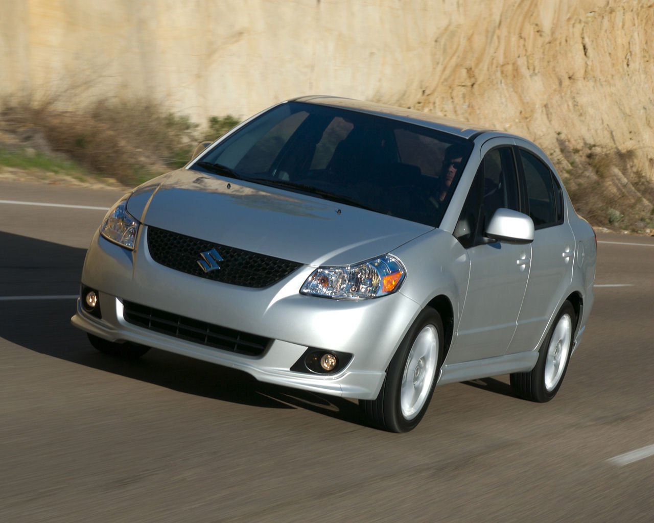 Suzuki SX4 Desktop Wallpaper