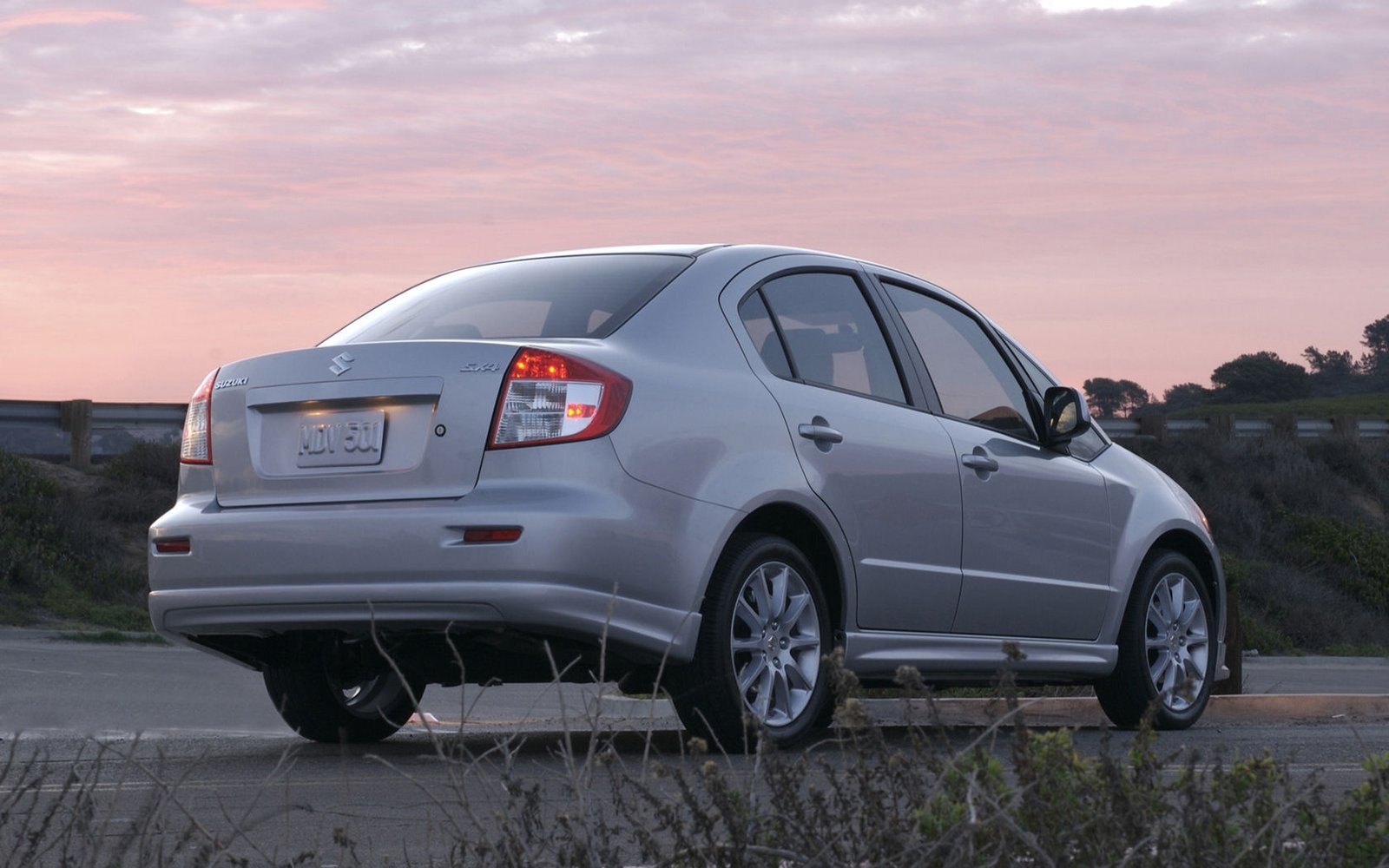 Suzuki SX4 Desktop Wallpaper