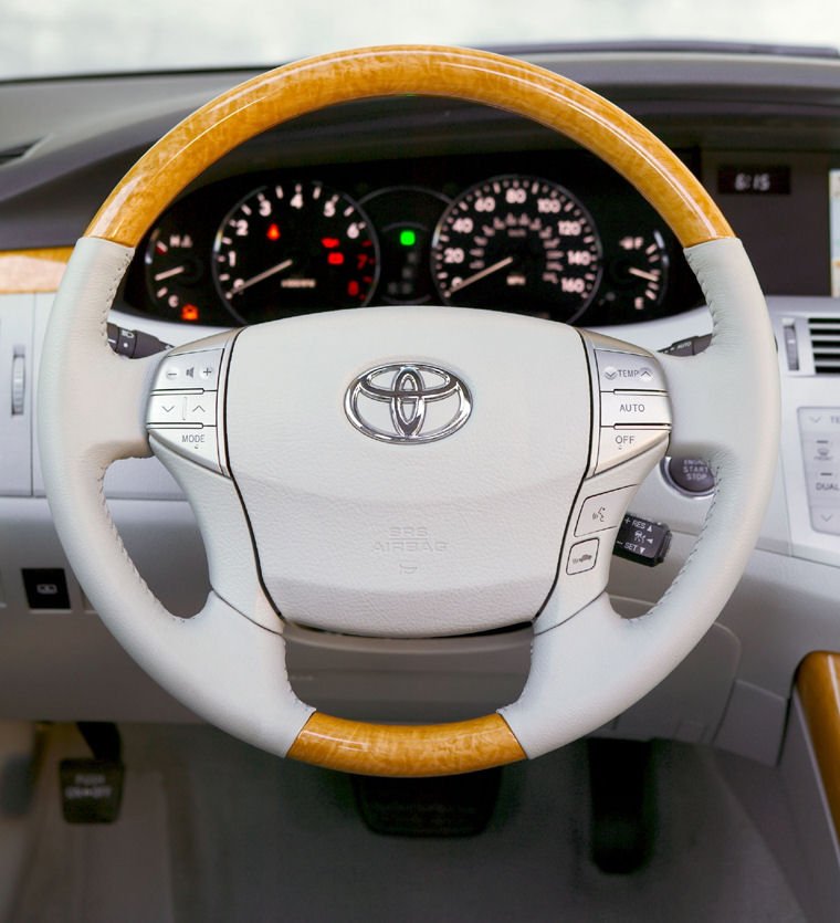 2010 Toyota Avalon Limited Gauges Picture