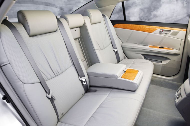 2010 Toyota Avalon Limited Rear Seats Picture