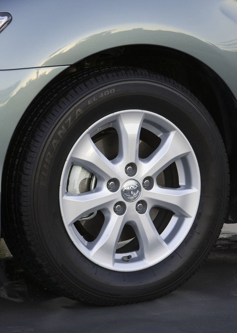 2010 Toyota Camry LE Rim Picture