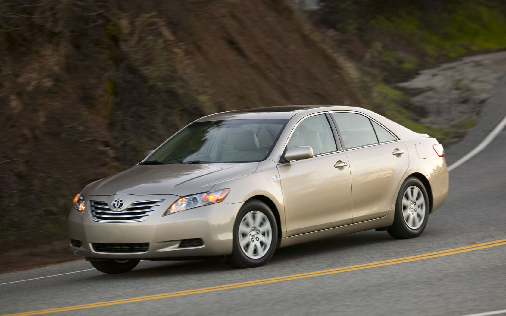 Toyota Camry Desktop Wallpaper