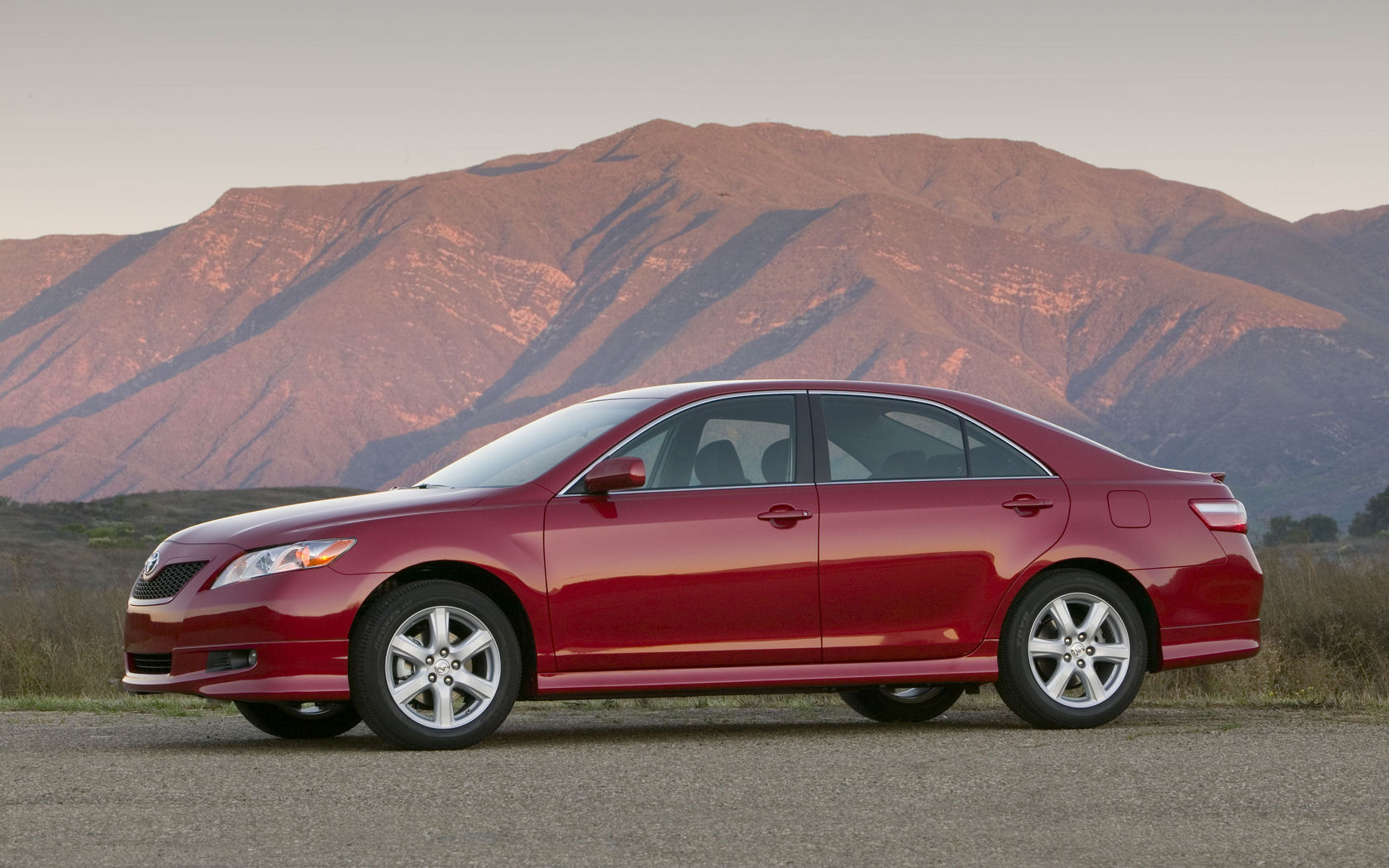 Toyota Camry Desktop Wallpaper