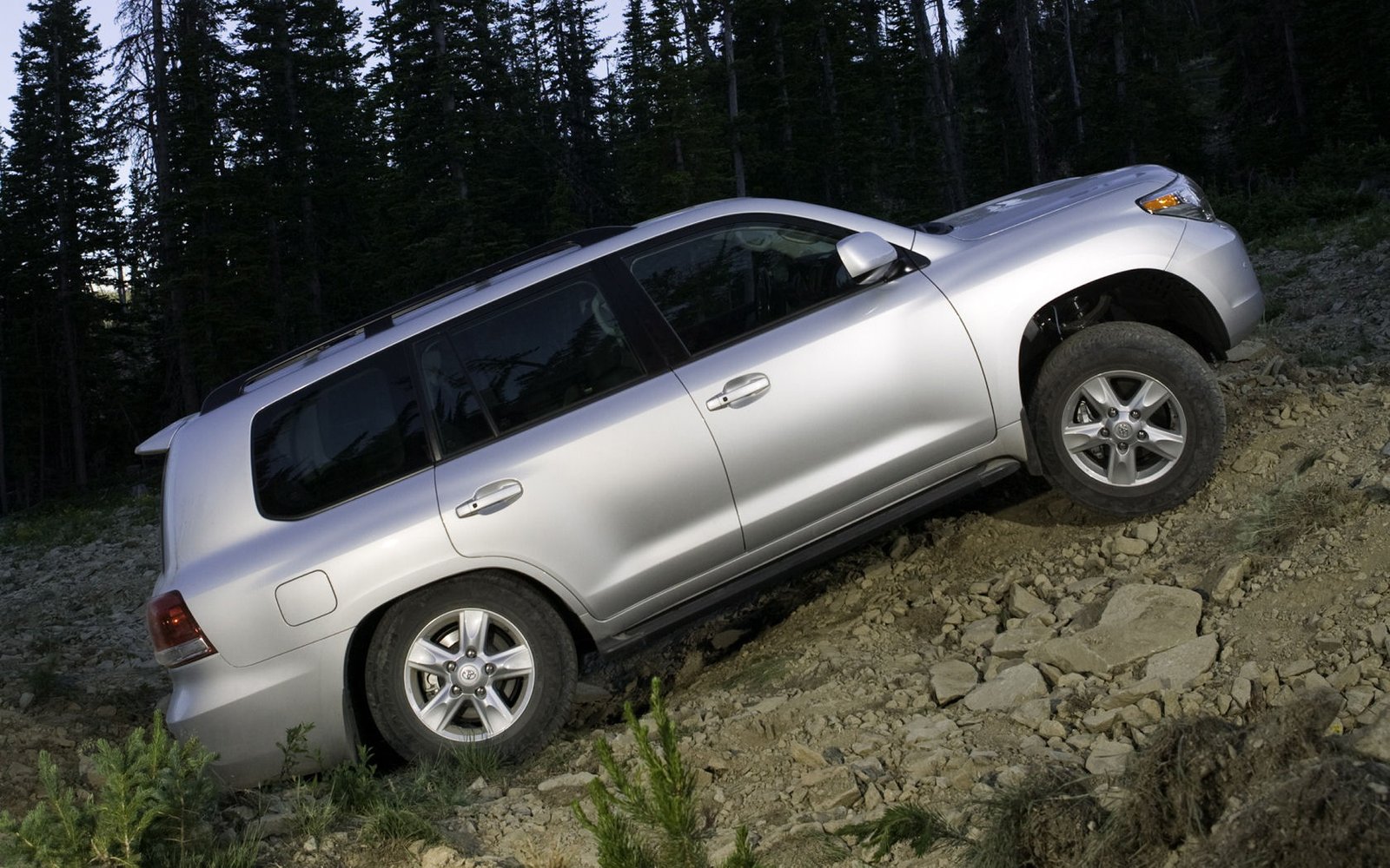 Toyota Land Cruiser Desktop Wallpaper