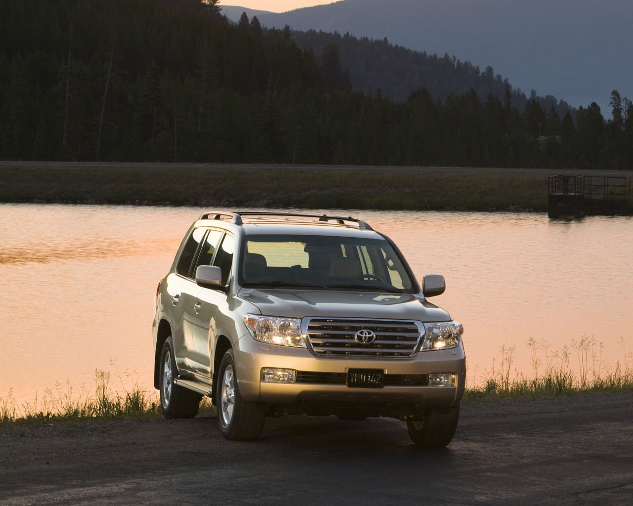 Toyota Land Cruiser Desktop Wallpaper
