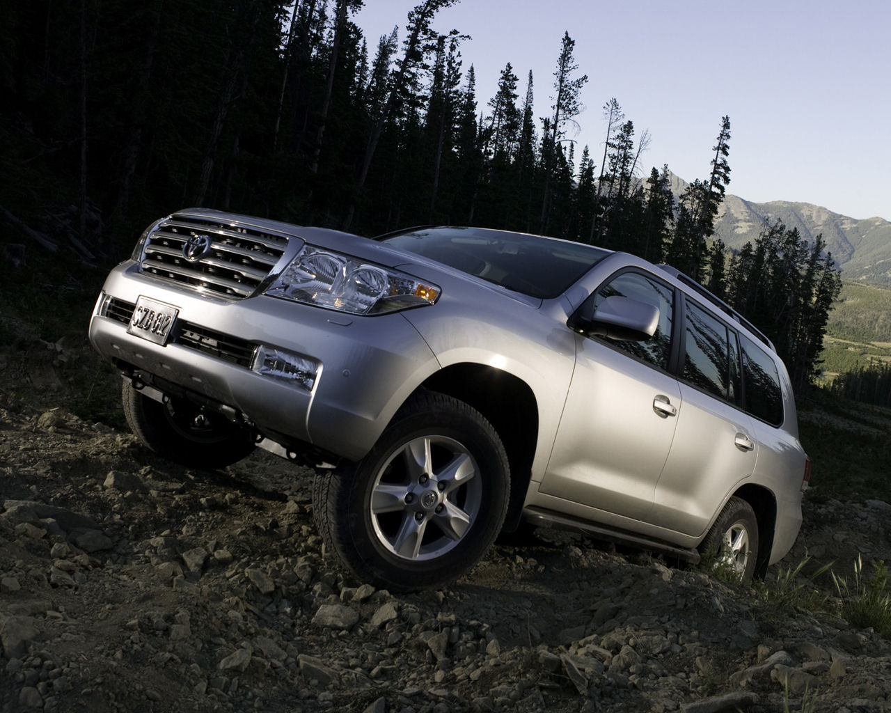 Toyota Land Cruiser Desktop Wallpaper