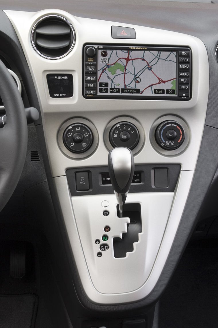 2010 Toyota Matrix XRS Center Stack Picture