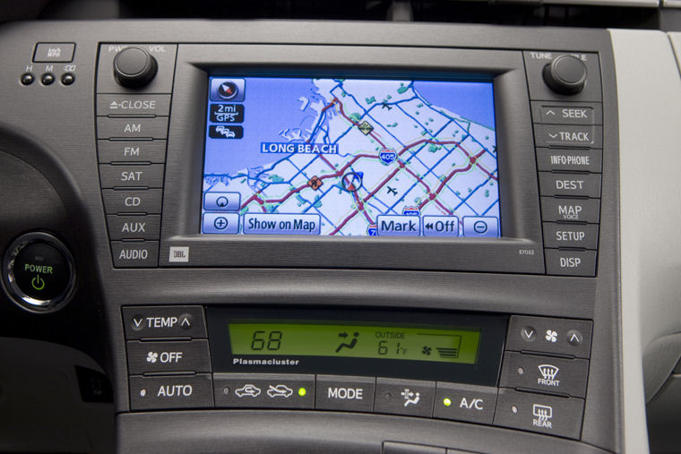 2010 Toyota Prius Navigation Screen Picture