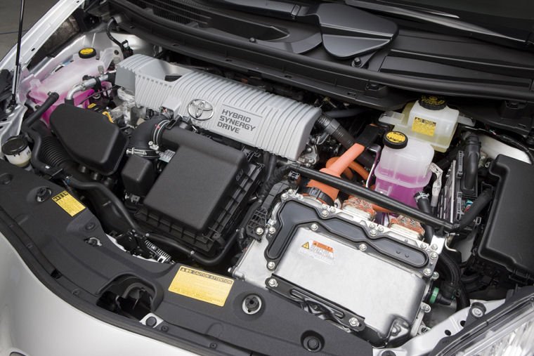 2011 Toyota Prius 1.8L 4-cylinder Hybrid Engine Picture