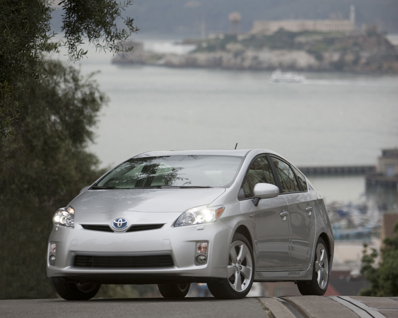 Toyota Prius Desktop Wallpaper