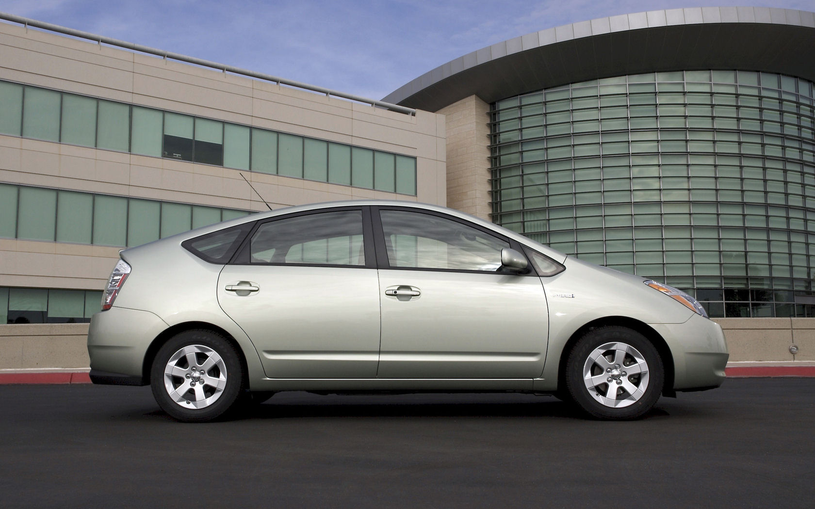 Toyota Prius Desktop Wallpaper