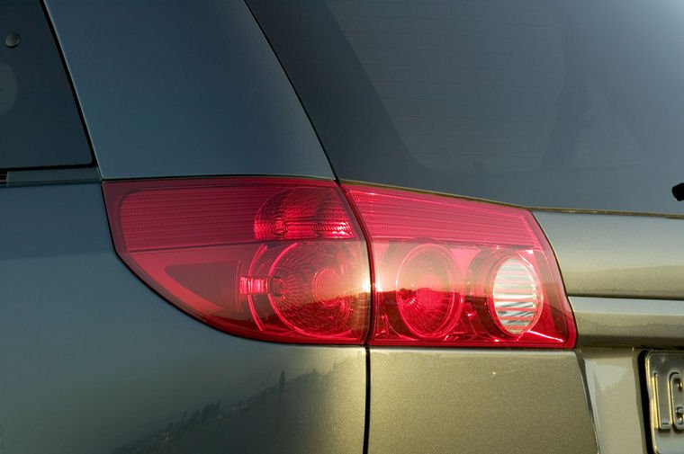 2010 Toyota Sienna Tail Light Picture