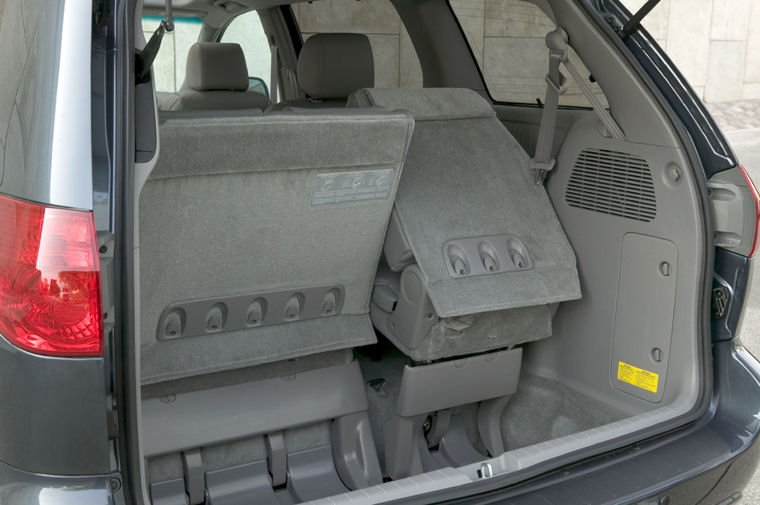 2010 Toyota Sienna Trunk Picture