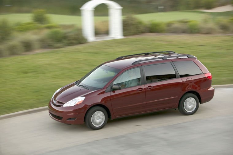 2010 Toyota Sienna LE Picture