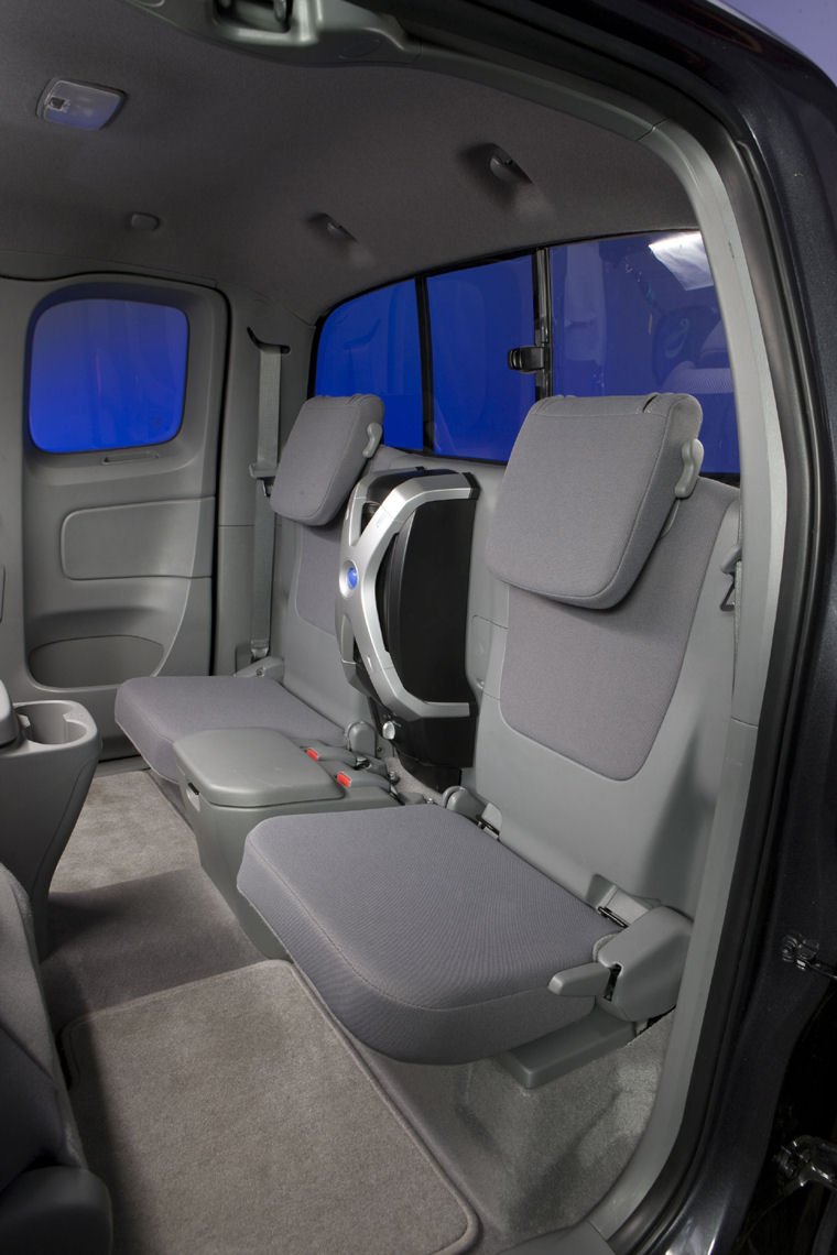 2010 Toyota Tacoma Access Cab AWD Rear Seats Picture