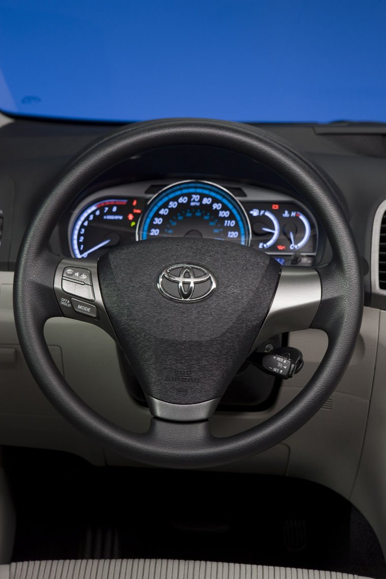 2010 Toyota Venza Steering Wheel Picture