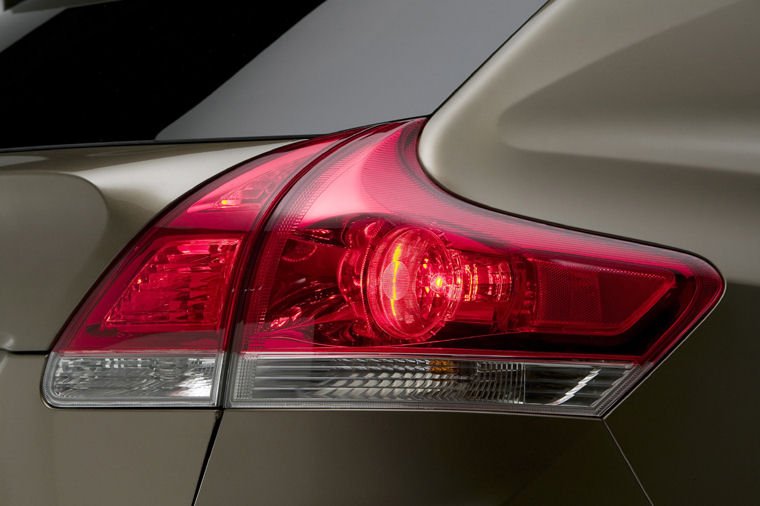 2010 Toyota Venza Tail Light Picture